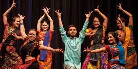 A Dança Extravagante do Ritiesh Deshmukh: Uma Festa Bollywood em São Paulo!