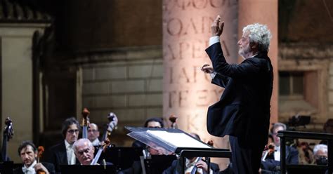 Nicola Piovani Conduz Orquestra Sinfônica na Festa do Cinema Italiano em São Paulo! Uma Noite Mágica de Música e Celebração da Cultura Italiana!